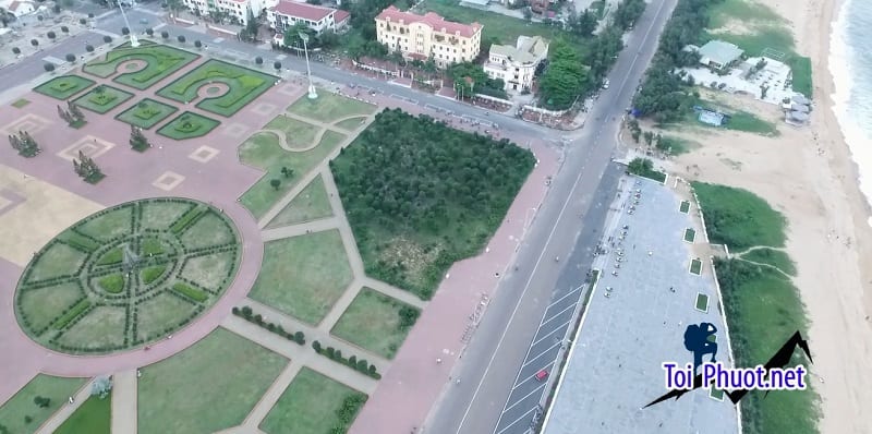 [Flycam] Quảng trường 1 tháng 4 Tuy Hòa Phú Yên từ góc nhìn với các trò chơi vui nhộn