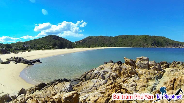 Khung cảnh đẹp thơ mộng ở Bãi tràm Phú Yên