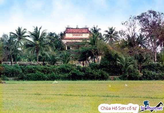 Quang cảnh ở Chùa Hồ Sơn cổ tự