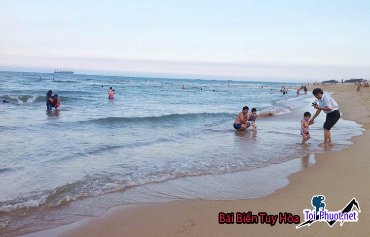 Tham quan nét xinh đẹp dịu dàng, quyến rũ của Bãi Biển Tuy Hòa - Phú Yên