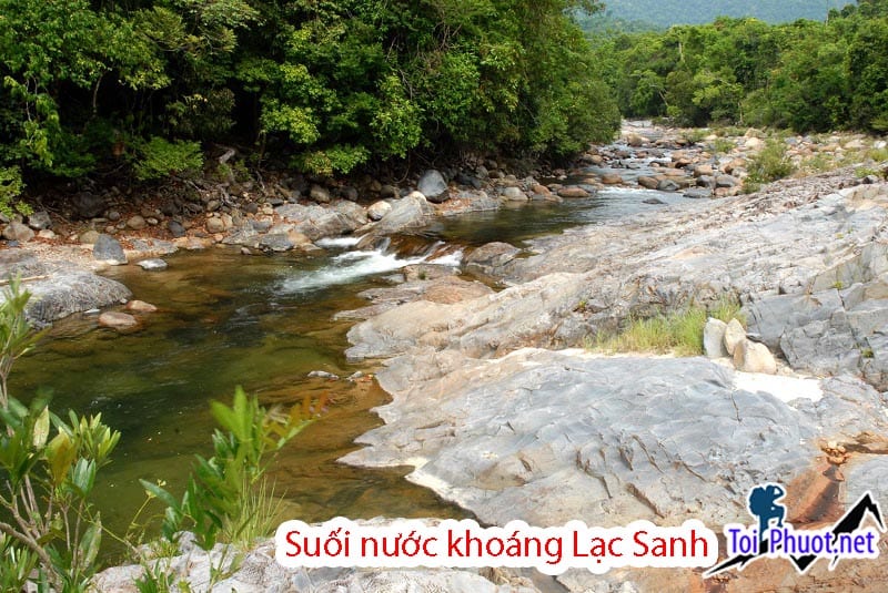 Suối nước khoáng Lạc Sanh, điểm tham quan lý tưởng ở Phú yên