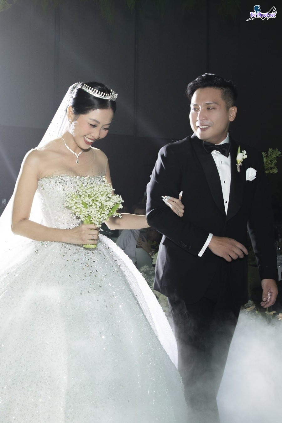 7 Mẫu Váy Cưới, Áo Cưới Đẹp Tuy Hoà Phú Yên Lấp Lánh Giúp Cô Dâu Tỏa Sáng