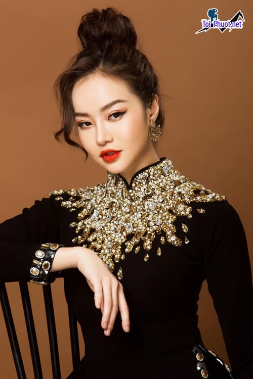 Áo dài, Áo Cưới Đẹp Tuy Hoà Phú Yên đen sang trọng cho mẹ cô dâu, chú rể
