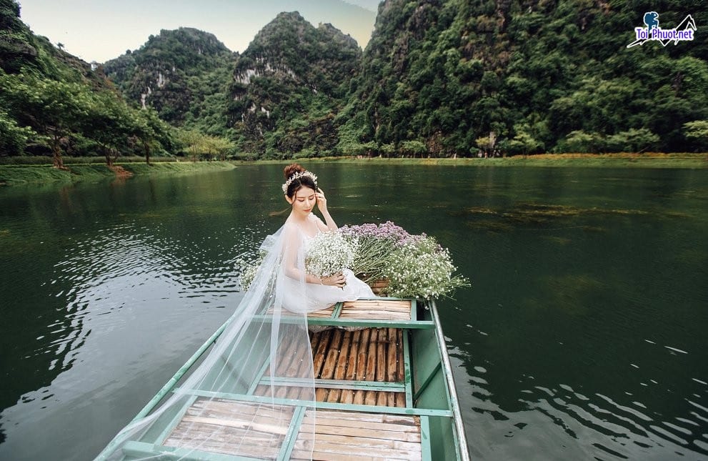 Bờ kè rêu xanh ở Chụp ảnh cưới Tuy Hoà Phú Yên thành điểm tham quan kỳ lạ
