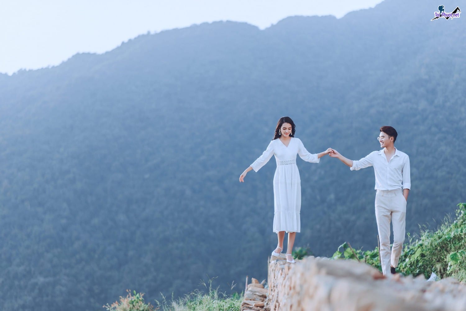 Chụp ảnh cưới Tuy Hoà Phú Yên ở lễ thượng cờ gây bão mạng