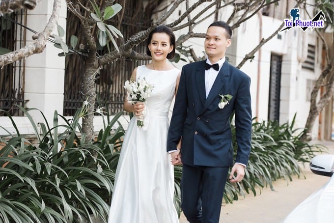 Cô dâu showbiz Việt chuộng váy cưới, Áo Cưới Đẹp Tuy Hoà Phú Yên tối giản