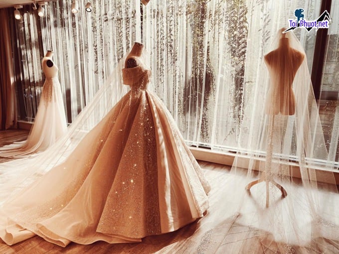 Váy Cưới, Áo Cưới Đẹp Tuy Hoà Phú Yên Đính Pha Lê Swarovski Lấp Lánh Cho Cô Dâu
