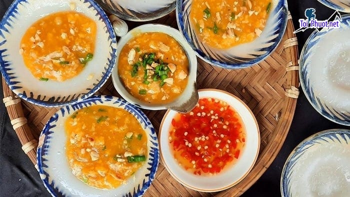 Bánh bèo chén Huế bình dị dân dã nhưng lại đốn tim hàng triệu du khách khi ghé đến nơi đây