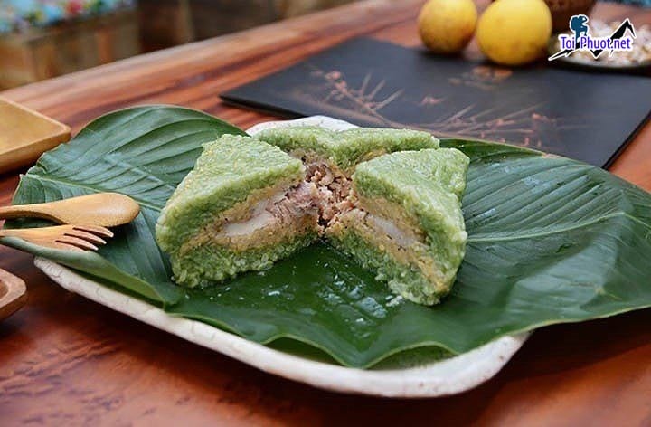 Bánh chưng Tranh Khúc thơm ngon đặc trưng vào những ngày lễ tết