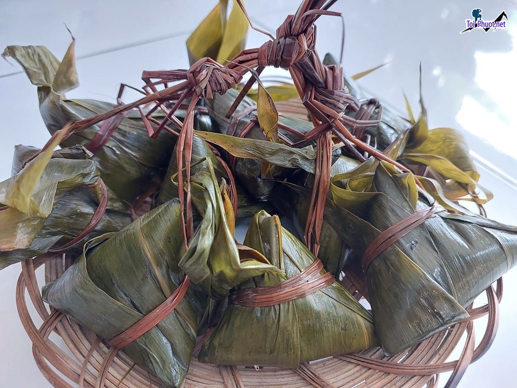 Bánh ú lá tre Cần Thơ món ăn không thể thiếu trong ngày Tết Đoan Ngọ