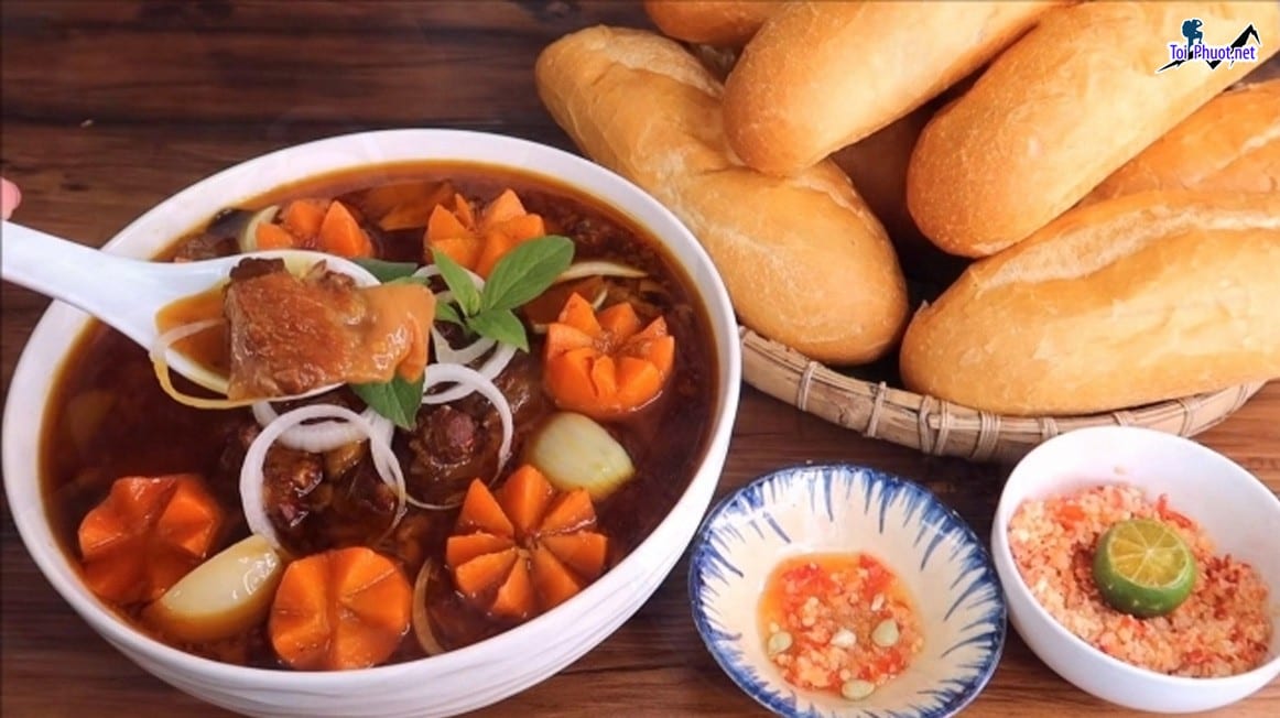 Bò kho bánh mì Sài Gòn đã được xem là một món ngon đặc trưng của Ẩm thực Việt