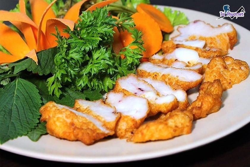 Chả mực Hạ Long là một món ăn đặc sản nổi tiếng của thành phố Hạ Long tỉnh Quảng Ninh