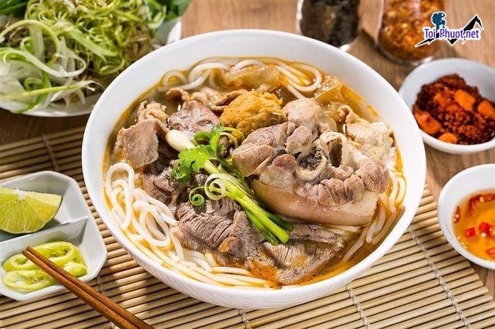 Cùng thưởng thức Bún bò Huế đặc sản dân dã làm say lòng biết bao thực khách