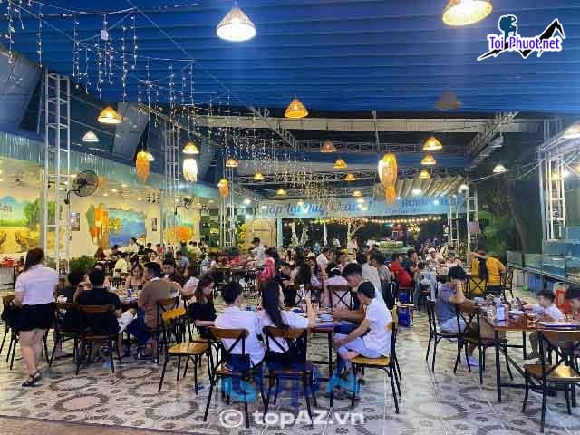 Dịch vụ đặt bàn tại nhà hàng ven hồ không gian thoáng mát đồ ăn cực kì ngon