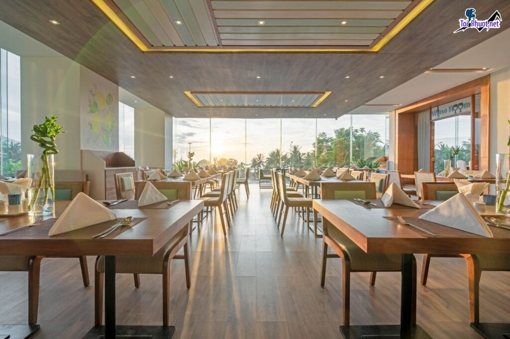 Dịch vụ thưởng thức buffet tại khách sạn À La Carte Danang Beach