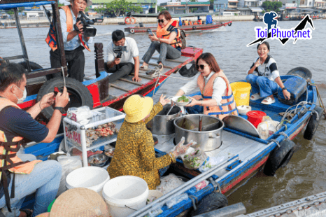 Dịch vụ tour du lịch Cần Thơ kết hợp chợ nổi cảm nhận được nét sinh hoạt độc đáo