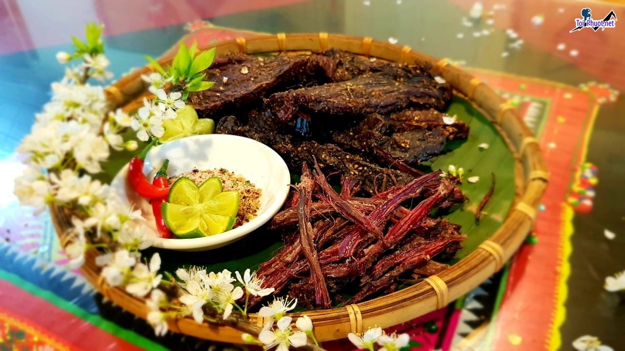 Món ngon đặc sản Trâu gác bếp Sơn La Văn hóa ẩm thực của đồng bào