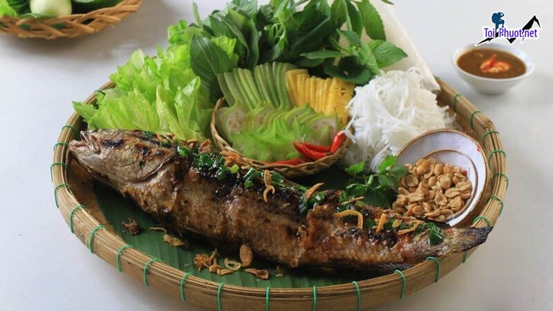 Một đặc sản miền Tây mà chúng ta không thể bỏ qua Cá lóc nướng trui Long An