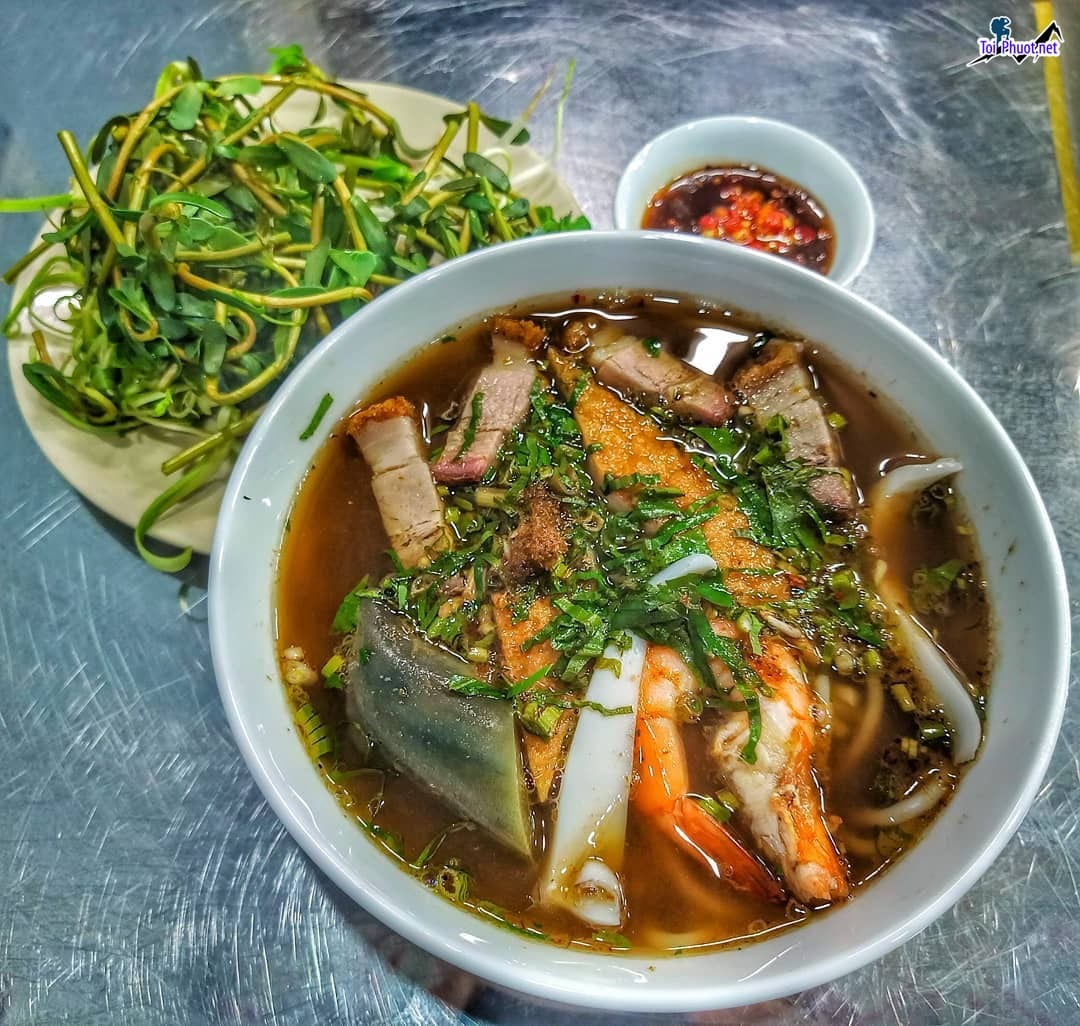 Một trong nhưng đặc sản miền Tây không thể thiếu đó là Bún mắm miền Tây