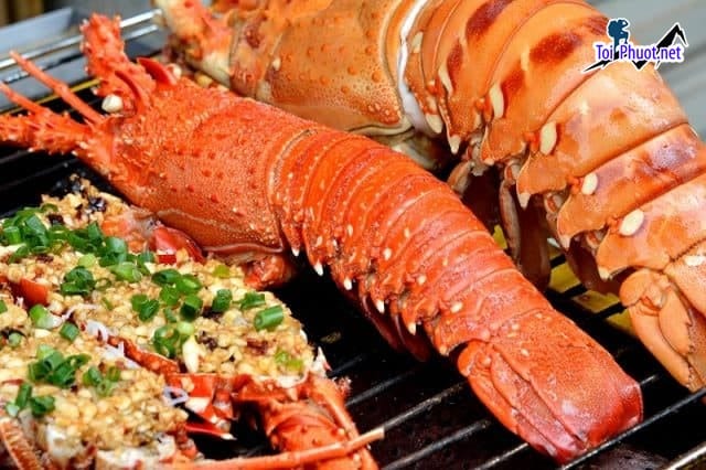 Nếm thử đặc sản Tôm hùm Bình Ba Tại Đảo Bình Ba Cùng Những Trải Nghiệm Khó Quên