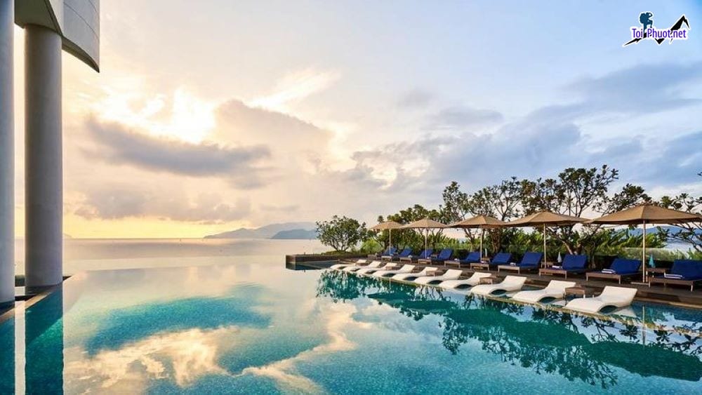 Top 4 Khách sạn Nha Trang có Dịch vụ bể bơi vô cực view biển