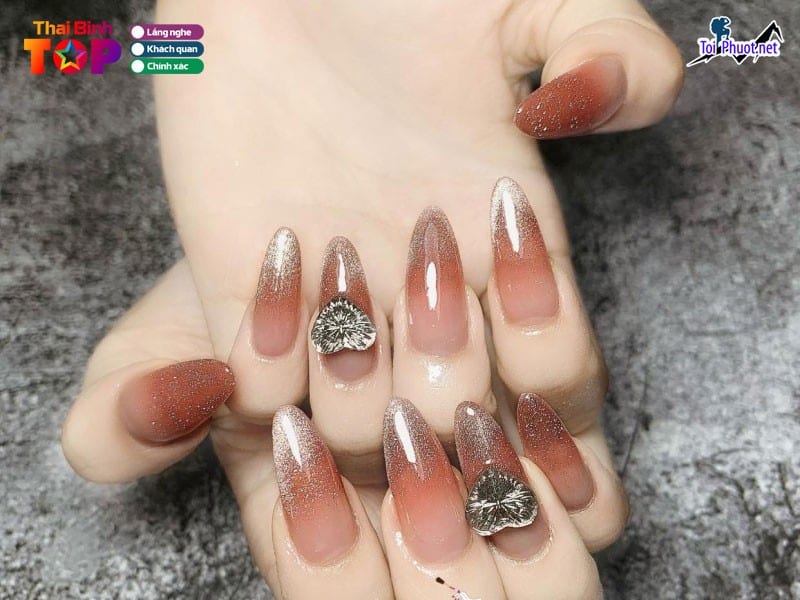 Top 1 3 tiệm làm nail chất lượng nhất tỉnh Thái Bình giúp che đi những khuyết điểm ở móng tay, móng chân