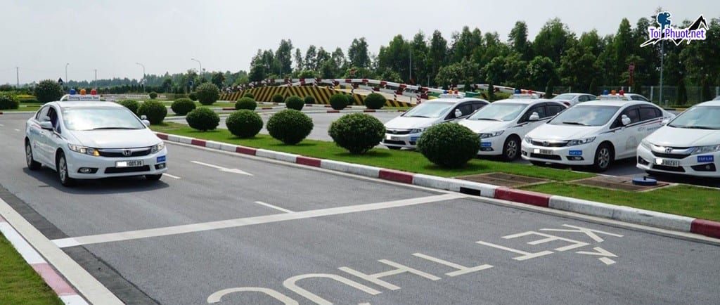 Top 4 Trung tâm dạy lái xe ô tô uy tín và chuyên nghiệp nhất ở Lâm Đồng Sân tập lái và sát hạch rộng