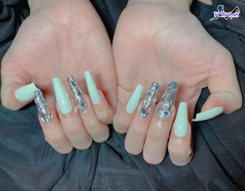Top 7 tiệm làm nail chất lượng nhất tỉnh Hòa Bình thực hiện một cách cẩn thận và an toàn