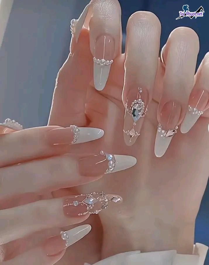 Top 9 tiệm làm nail chất lượng nhất tỉnh Pleiku Gia Lai gây ấn tượng từ màu sắc đến hoa văn