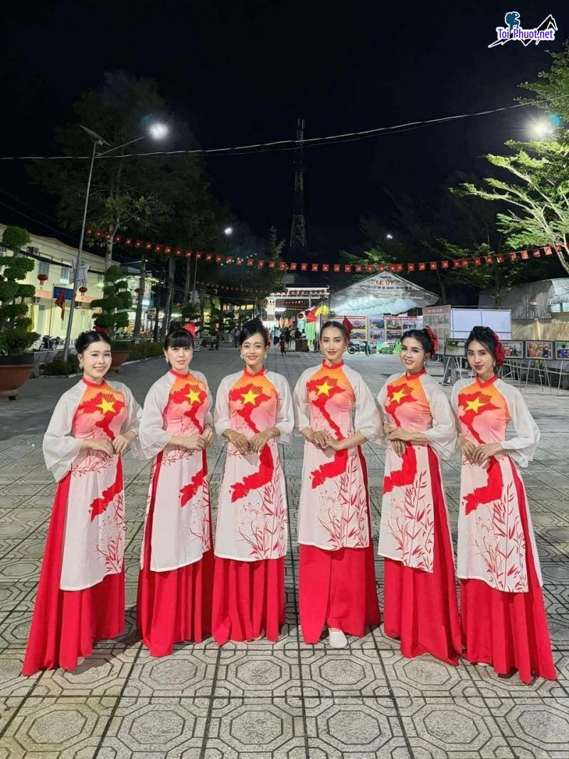 Top 3 Cửa hàng cho thuê trang phục biểu diễn giá rẻ uy tín nhất tại Lào Cai không thể bỏ qua
