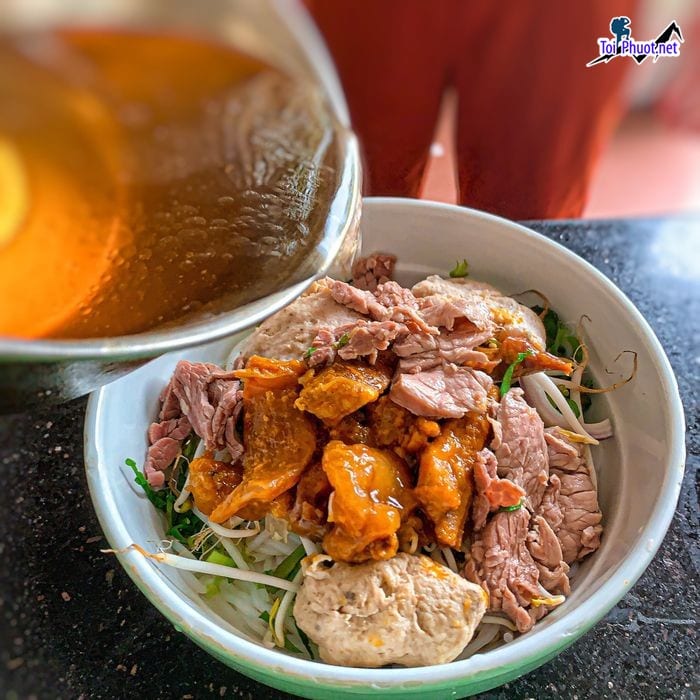 Top 5 Quán bún bò Huế ngon ở Lào Cai đắm say trong hương vị tươi ngon