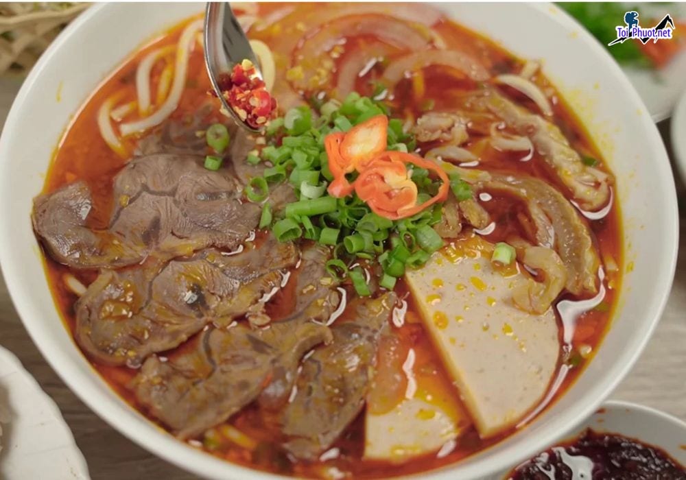 Top 6 Quán bún bò Huế ngon ở Quảng Ninh hương vị đậm đà