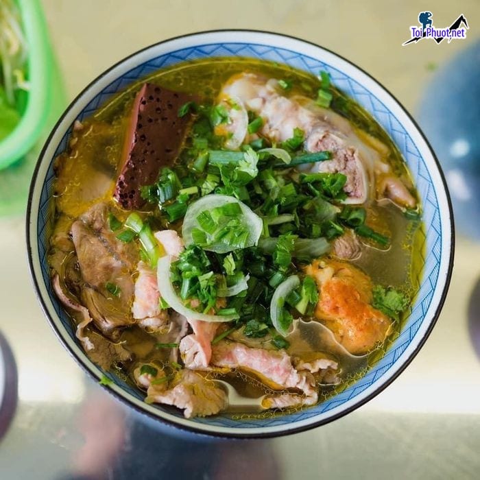 Top 7 Quán bún bò Huế ngon ở Nghệ An tuyệt vời nhất (3)