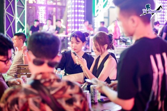 Top 10 Quán bar nổi tiếng nhất Quảng Ninh âm thanh ánh sáng hiện đại